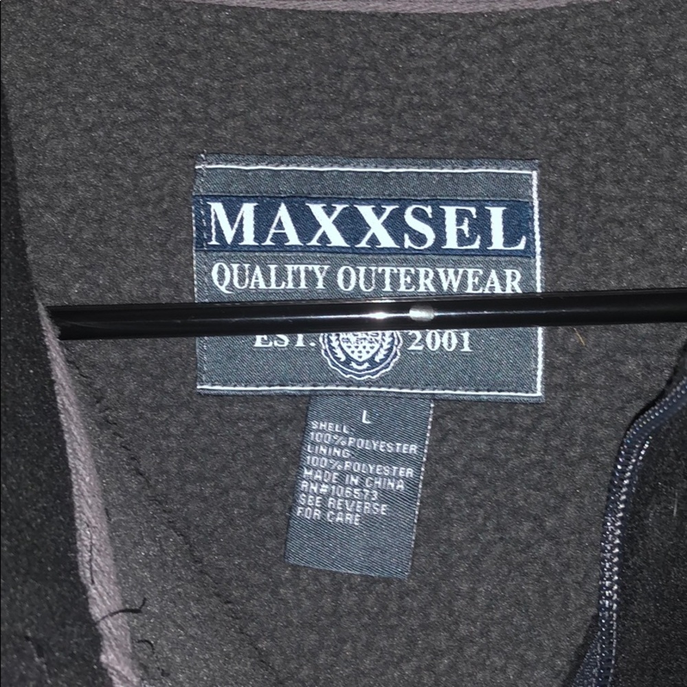 Maxsel Vest - Picture 2 of 3